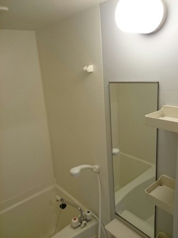 バス・シャワールーム　ゆったり過ごせるお風呂です