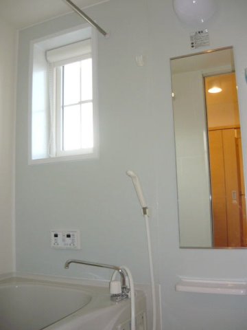 バス・シャワールーム　きれいなお風呂です