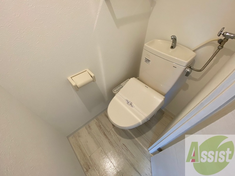 トイレ　ウォシュレット機能がついたトイレ。安心して使用できますね。