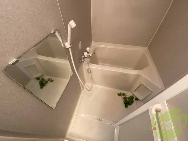 バス・シャワールーム　お風呂になります。一日の疲れを癒してくださいね。