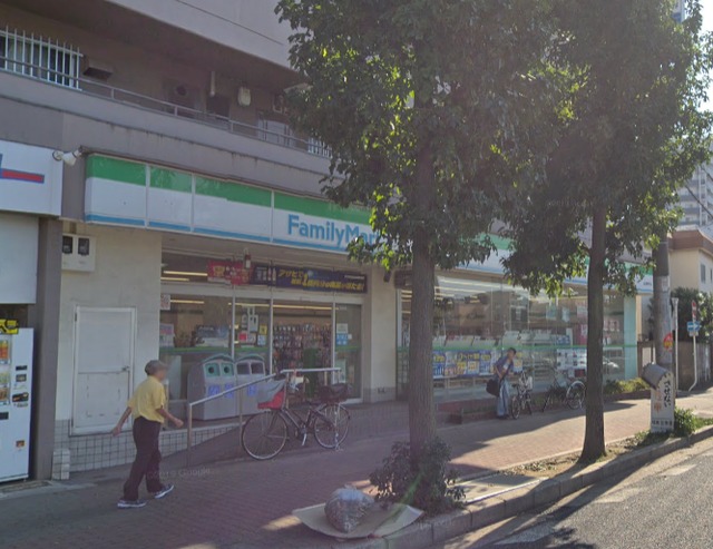 コンビニ　ファミリーマート城東鴫野西店（コンビニ）まで448m