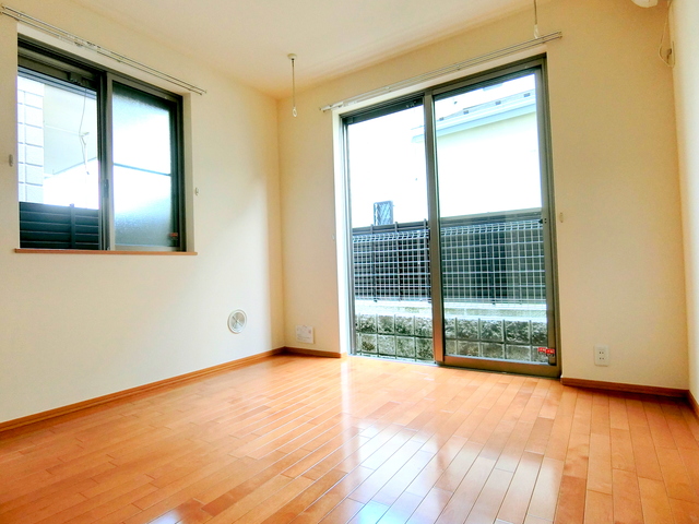 居室・リビング　★閑静な住宅街に立地していて音も静かです★