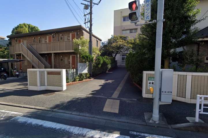 小学校　横浜市立川上北小学校（小学校）まで123m