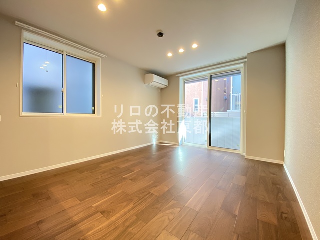 居室・リビング　広いリビングでゆったりくつろげる憩いの空間♪