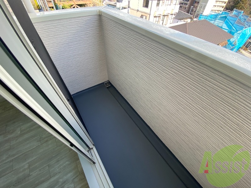 バルコニー　洗濯物がたくさん干せるバルコニーで嬉しいですね。