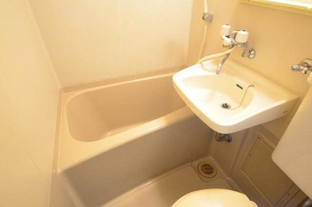 バス・シャワールーム　～別部屋参考画像～