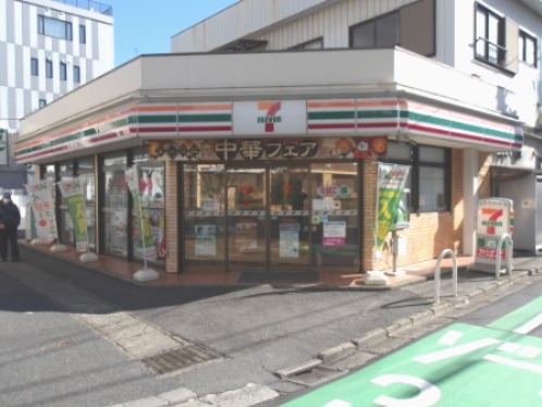 コンビニ　セブンイレブン湊町店（コンビニ）まで247m