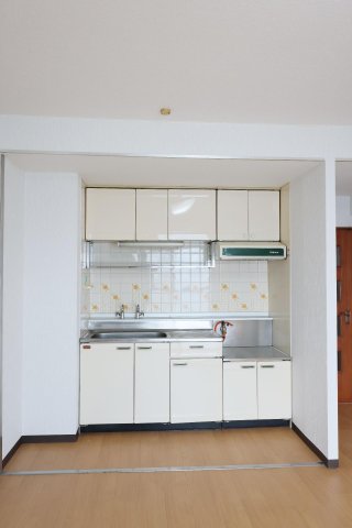 キッチン　華やかでゆとりのあるキッチンです