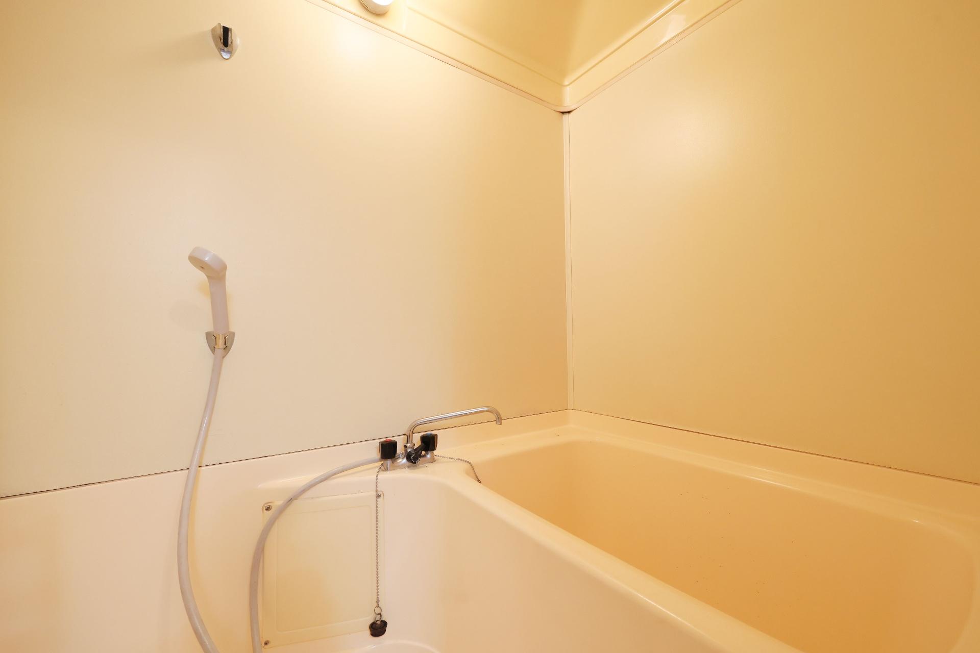 バス・シャワールーム　一日の疲れをゆっくりと癒すことができます