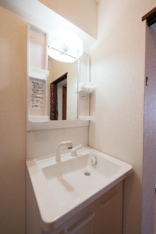 洗面設備　化粧台は2024年に設置しました