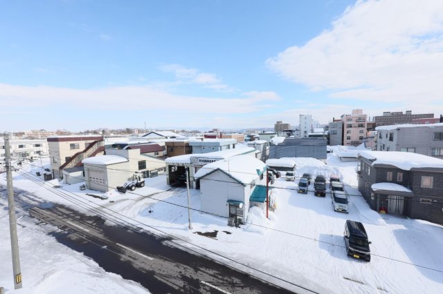 眺望　4階なので十分開けている眺望です