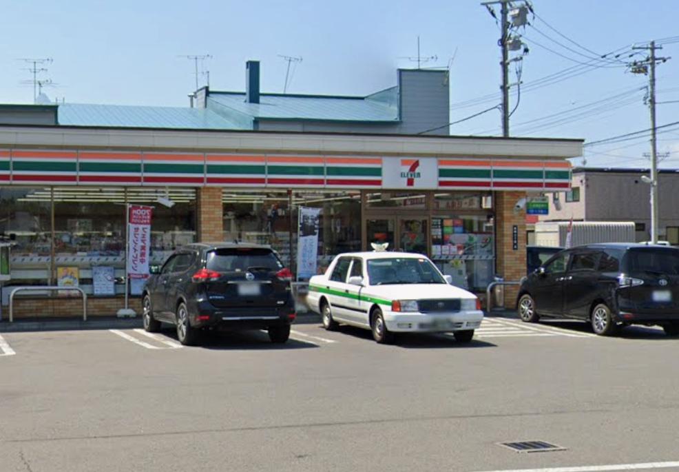 コンビニ　セブンイレブン 滝川本町店（コンビニ）まで195m