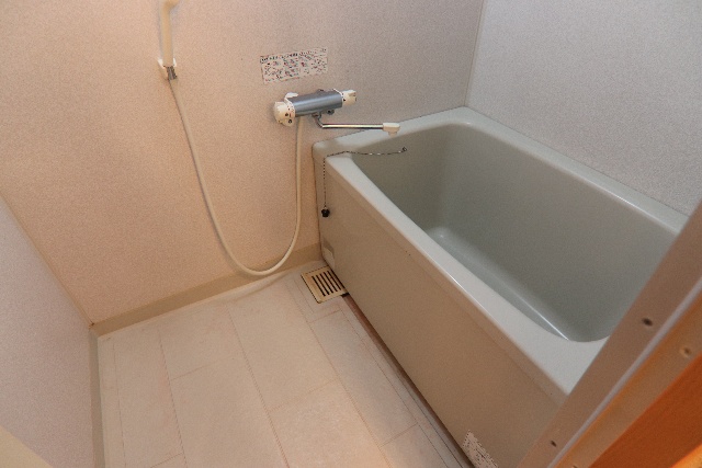 バス・シャワールーム　※別室の参考写真の為、現況優先です。