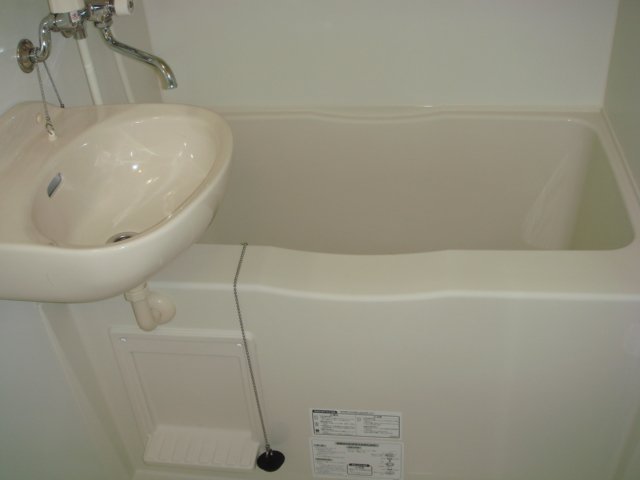 バス・シャワールーム　浴室は乾燥機能付きです。