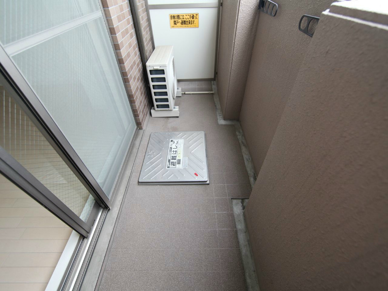 バルコニー　バルコニー　洗濯物が干せます