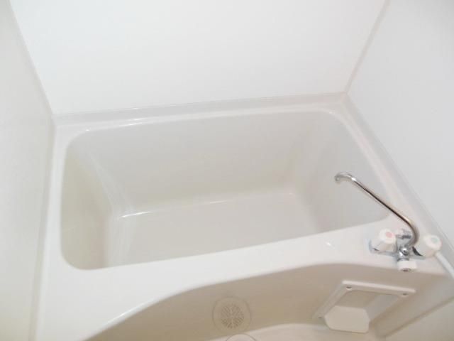 バス・シャワールーム　★広めの浴槽です★
