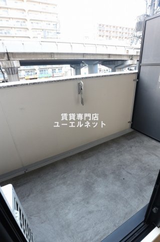 バルコニー　バルコニー付きで採光＆風通し良好！