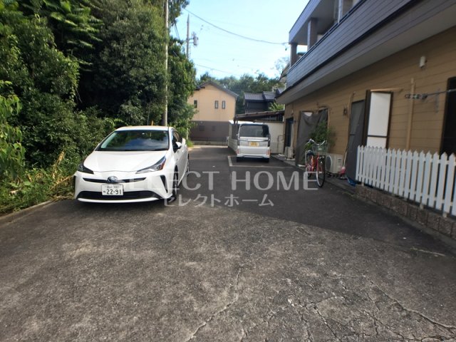 駐車場　車をお持ちの方に嬉しい駐車場付きの物件です