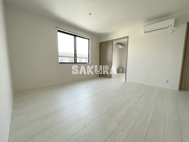 居室・リビング　使いやすい形の為、レイアウトを楽しめます♪