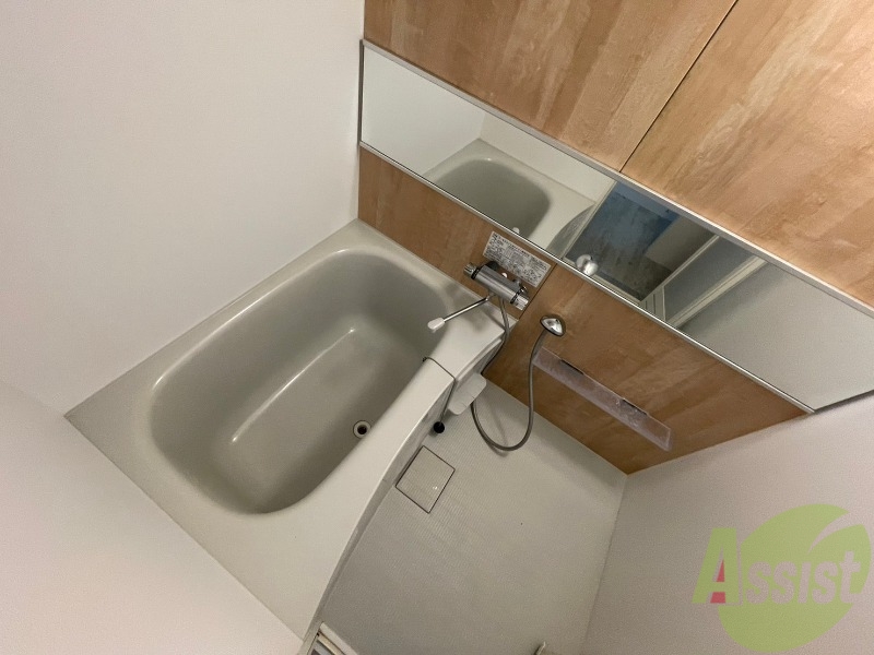 バス・シャワールーム　疲れを癒すには湯船でゆっくりするのが良いですよ。