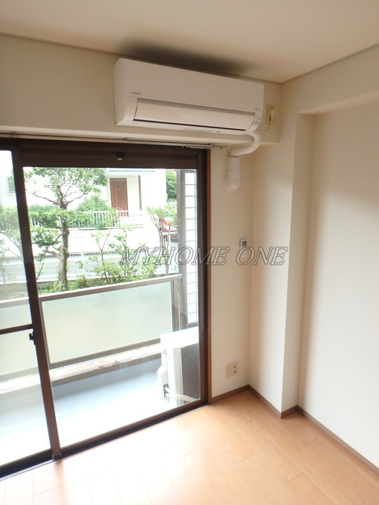 その他設備　リビングエアコン