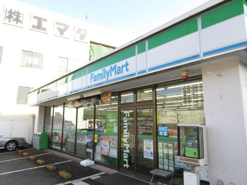コンビニ　ファミリーマート 練馬光ヶ丘店（コンビニ）まで232m