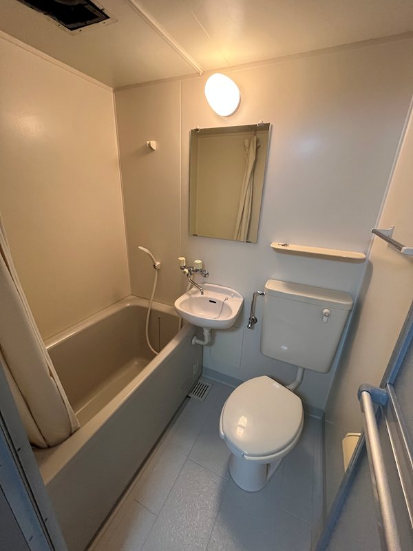 バス・シャワールーム　※同タイプ別部屋の写真となります。