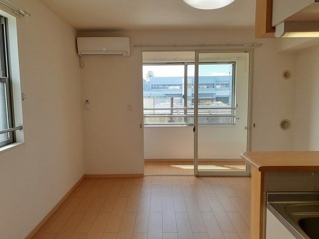 居室・リビング　ゆったりとした居間です