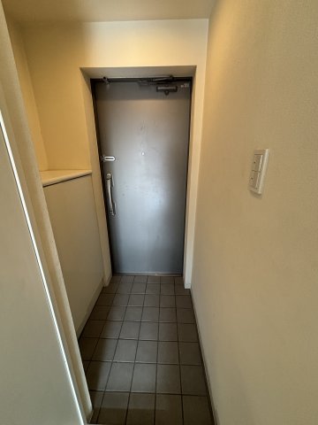 玄関　同間取りの別部屋となります（反転あり）