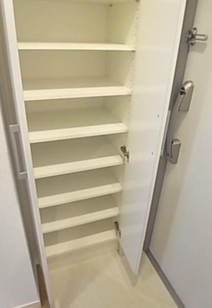 玄関　※別部屋参考写真