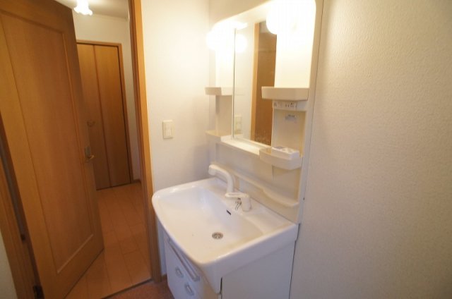 洗面設備　忙しい朝には欠かせない洗面所です