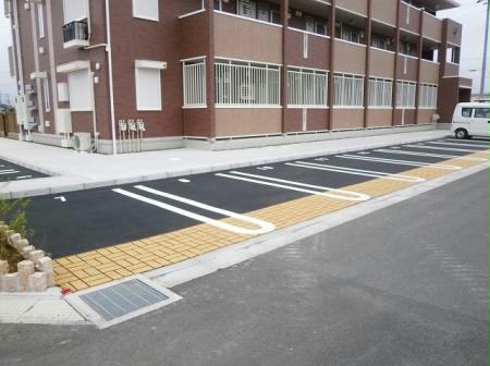 駐車場　駐車場