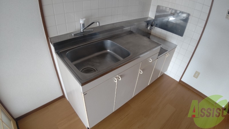 キッチン　キッチンスペースも広く冷蔵庫等も問題なく設置出来そうですね。