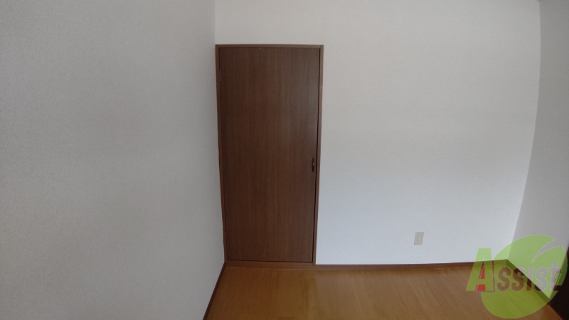 収納　洋室にある収納スペースは十分な広さがあると思います。