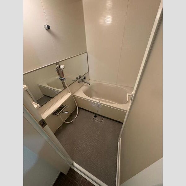 バス・シャワールーム　☆同マンション別室の写真です☆