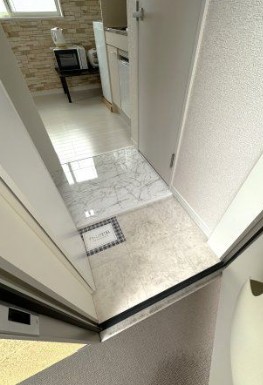 玄関　※同施工参考写真です。