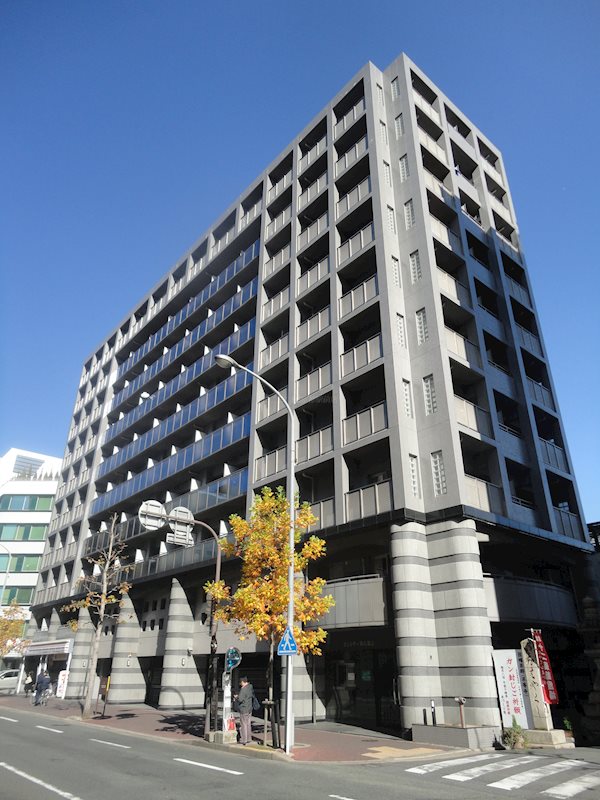 建物外観　１階コンビニです。