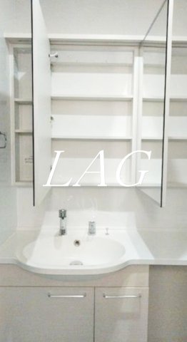 洗面設備　独立洗面台です。