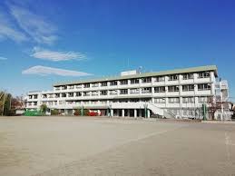 中学校　稲城市立稲城第三中学校（中学校）まで1142m