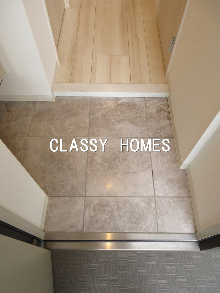 玄関　2018年竣工　アンティエメゾン：玄関収納