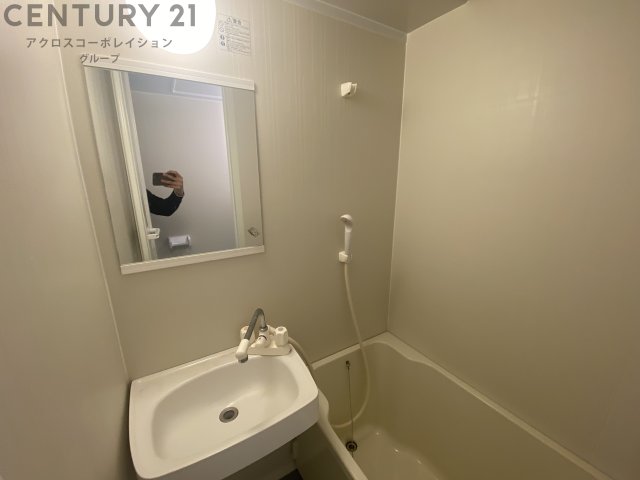 洗面設備　浴室内に洗面台がついてます！