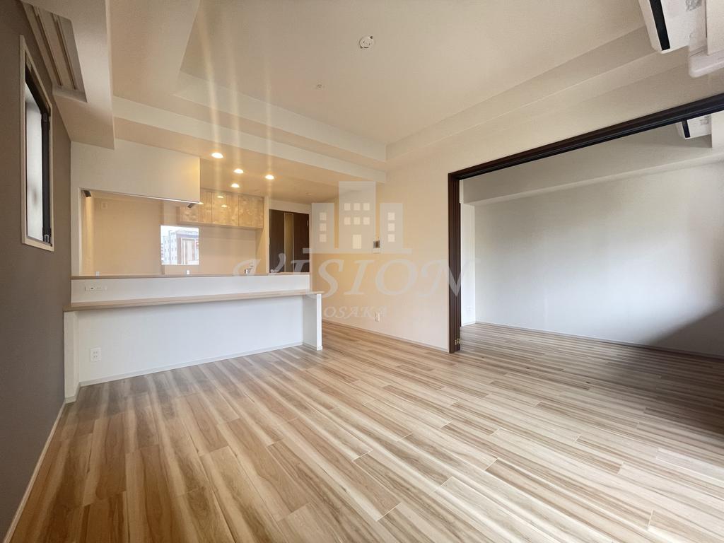 居室・リビング　室内写真は別室のものです