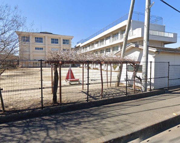 中学校　入間市立金子中学校（中学校）まで345m