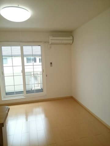 居室・リビング　ゆったり過ごせる居間です