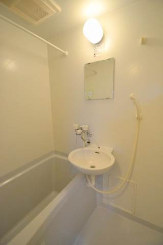 バス・シャワールーム　お問合せはシティホーム海田センター　082-821-2227