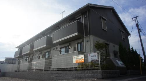 建物外観　タイル調の綺麗な外観です