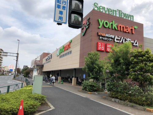 ショッピングセンター　Seven Town(セブン タウン) 小豆沢（ショッピングセンター）まで947m