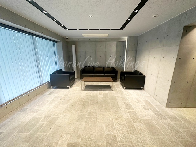 ロビー　広々としたエントランス♪