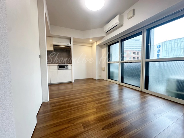 居室・リビング　バルコニー付きのリビング♪