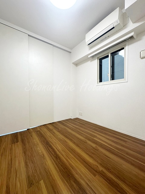 その他部屋・スペース　白基調の落ち着いた寝室♪